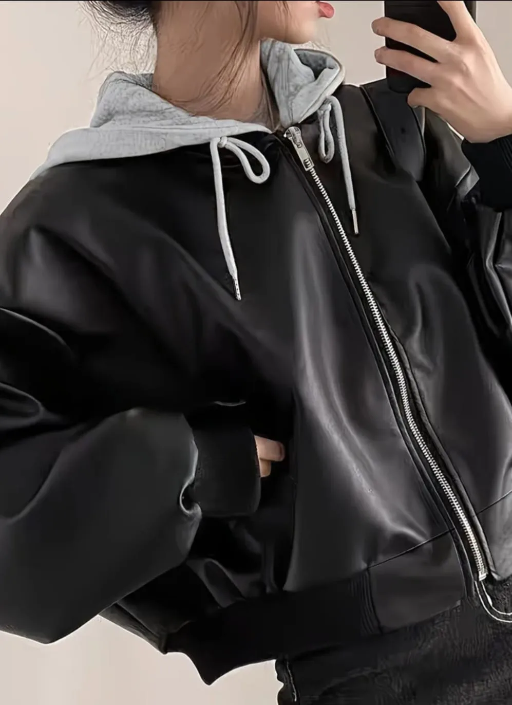 Casaca Bomber Eco Cuero con Capucha